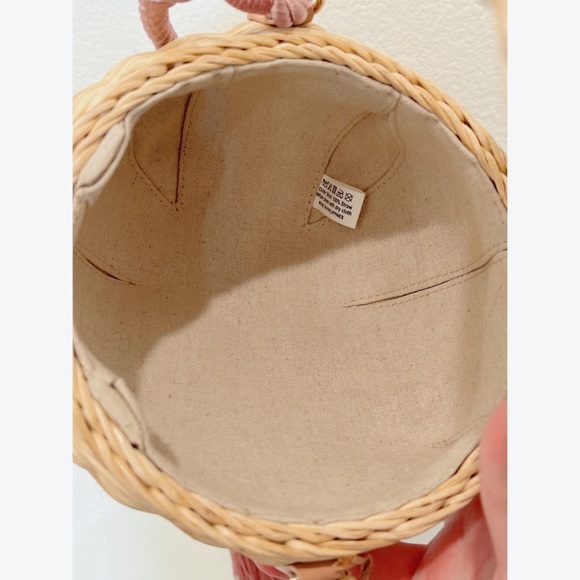 Poolside Madison Conch Shell Bag - Picture 3 of 6